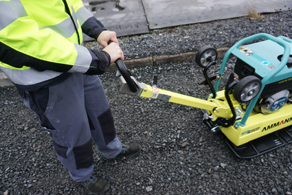Ammann-Apr-Bedienung-Boehrer-Baumaschinen-01